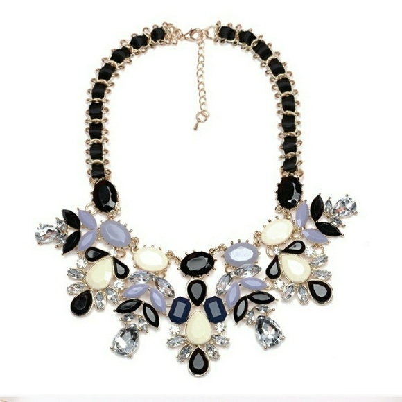 💥💥LAST DROP NWOT Statement necklace! - Picture 2 of 8